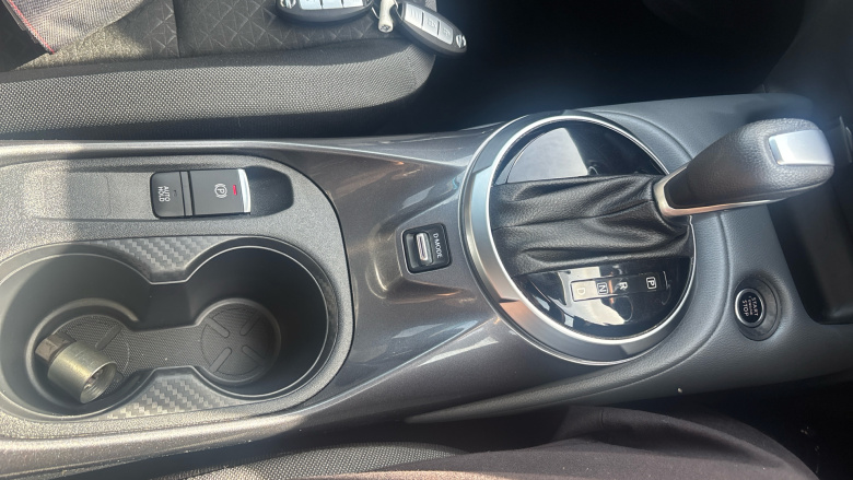 Nissan Juke 1.0 DiG-T 114 N-Connecta 5dr DCT Petrol Hatchback